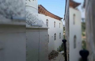 Söke Eski Doğanbey Köyü Camii’nin çatısı...