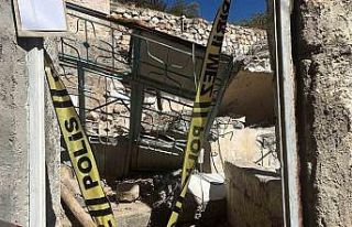 Tadilatını yaptığı evde göçük altında kaldı