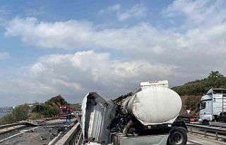 Tanker bariyerlere girip makasladı, ardından alev...