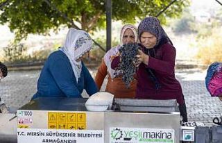 Tarsus’ta üreticilere üzüm sıkma makinesi desteği
