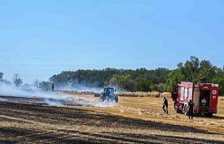 Tekirdağ’da 50 dönüm biçilmiş buğday tarlası...