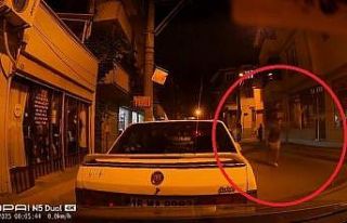 Ters yöne girdi, park halindeki araçlara çarptı......