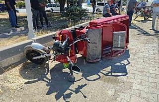 Tırın çarptığı elektrikli motosikletin sürücüsü...