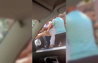 Trafikte dehşet saçtılar: Yol verme tartışması...