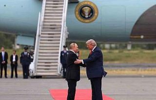 Trump, Alaska’da Putin’i karşıladı