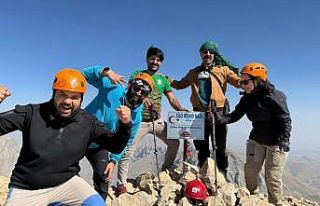 Türkiye’nin ikinci yüksek noktasında nefes kesen...