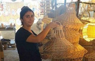 Üç kuşaktır süren sanat: Aydeniz ailesi el emeğini...