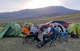 Uşaklı dağcılar, Malazgirt Zaferi anısına Süphan...