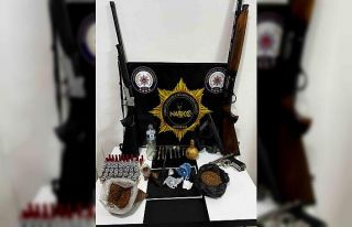 Uyuşturucu operasyonunda çok sayıda madde ve silah...