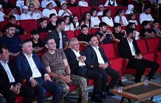 Vali Çiçek ve Başkan Büyükkılıç, çocukların...