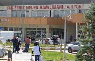 Van’da havalimanının kapatılması turizmcileri...