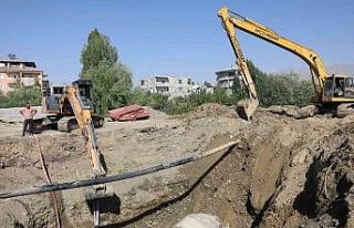 VASKİ ana su hattındaki arızayı gidermek için...