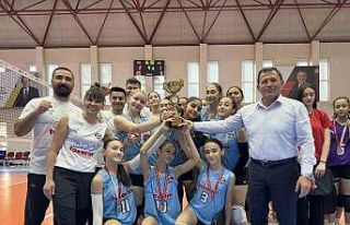 Voleybolda kupalar sahibini buldu