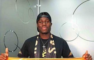 Wilfried Singo, Galatasaray tarihinin 7. Fildişi...