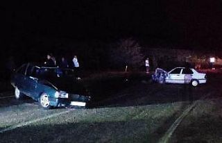 Yağışlı hava kazayı beraberinde getirdi: 2 yaralı