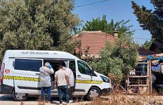 Yakınları tarafından evinde ölü bulundu