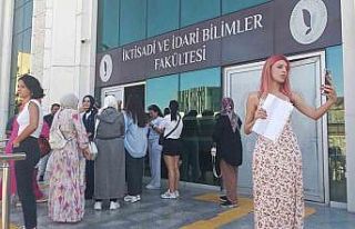 Yalova’da trafik kazası nedeniyle onlarca öğrenci...