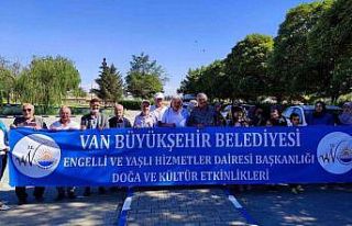 Yaşlı bireyler piknik etkinliği ile unutulmaz bir...