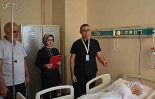 Yaşlı hasta 15 dakikalık müdahale ile sağlığına...