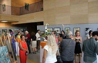 ‘Yıllar Sonra Yeniden’ sergisi ziyaretçilerini...