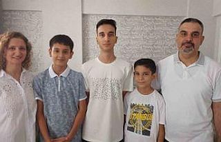 YKS Türkiye birincisi Ahmet Eren Özyurtseven’in...