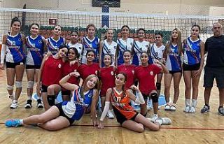 Yokluklar içinde umuda ‘Smaç’ atıyorlar