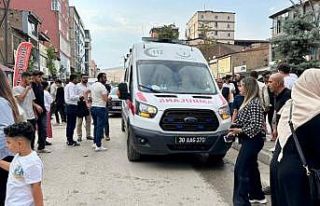 Yoldan geçen doktorun kahramanlığı: 1 yaşındaki...