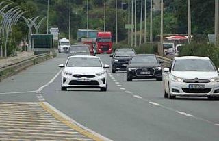 Yollara Karadeniz dokunuşu: Çay ve fındık asfaltla...