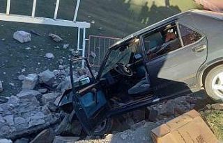 Yozgat’ta kontrolden çıkan otomobil okulun bahçesine...