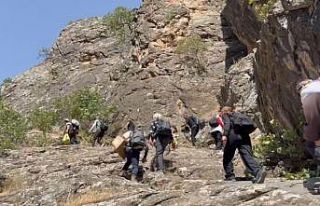 Yüksekovalı dağcılar önce doğa yürüyüşü...