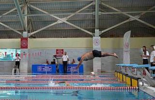 Yüzme bilmeyen kalmasın projesi çerçevesinde kamu...