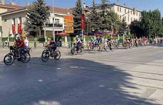 Zafer Bayramı’nı pedal çevirerek kutladılar