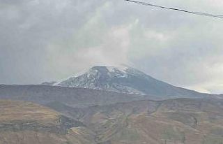 Ağrı Dağı beyaza büründü
