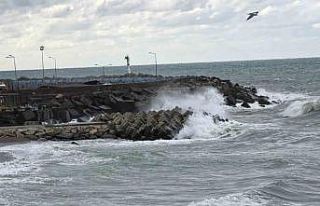Akçakoca’da fırtına etkili oluyor