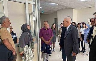 Akçakoca’ya gelen öğrencilerle buluştu