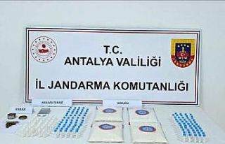 Antalya’da 5 kiloya yakın kokain ele geçirildi
