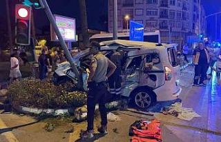 Antalya’da kırmızı ışık ihlali kazayı da...