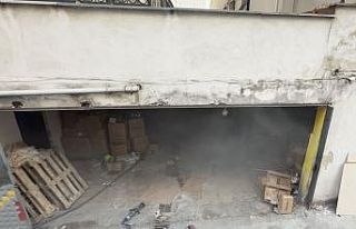 Avcılar’da kozmetik deposunda yangın paniği