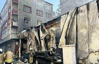 Bağcılar’da oto tamircisinde korkutan yangın