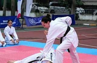 Balıkesir’de "Gençlik Yaz Kulübü"...