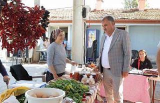 Beyağaç’ın yöresel ürünleri bağbozumu şenliğinde...