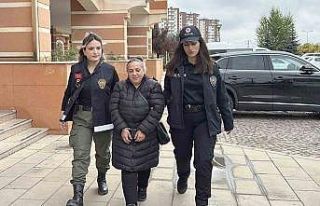 Bir gün boyunca evde yalnız bıraktığı bebeğinin...