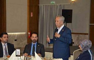 Bülent Arınç: "Türkiye ne gördüyse AK Parti...