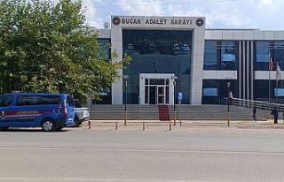 Burdur’da polise saldıran koca tutuklandı, karısı...