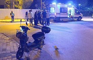 Bursa’da otomobille elektrikli bisiklet çarpıştı:...