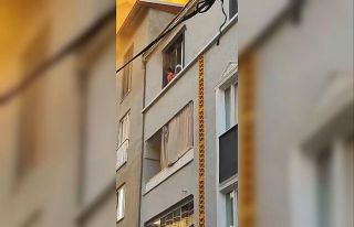 Bursa’da yangın paniği: Anneanne torununu alevlerden...