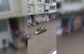 Bursa’yı sağanak vurdu, cadde ve sokaklar sular...