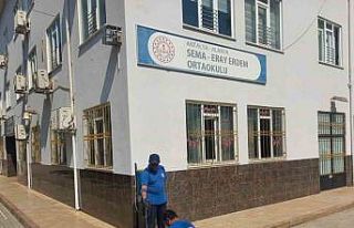 Büyükşehir ekipleri okulları yeni eğitim dönemine...