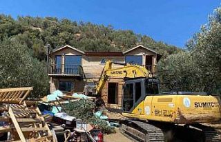 Çanakkale’de 22 kaçak yapı yıkıldı