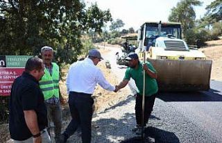 Çanakkale’de 37 kilometre köy yolu sıcak asfaltla...
